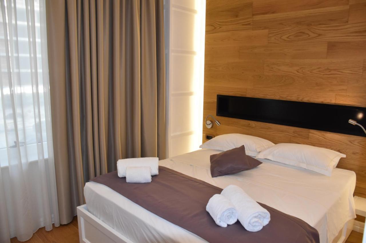Hotel Ergi'S Durres Exterior photo