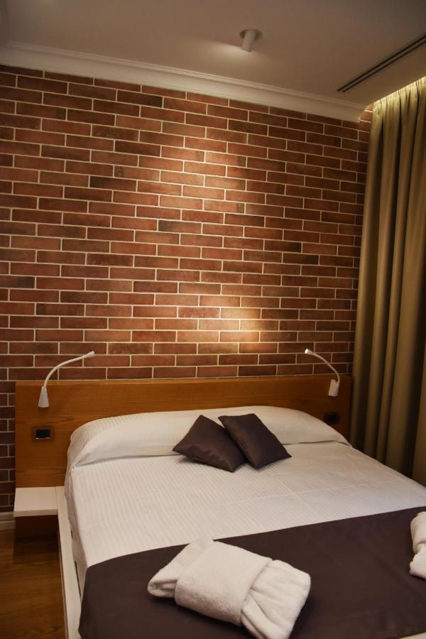 Hotel Ergi'S Durres Exterior photo