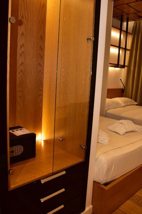 Hotel Ergi'S Durres Exterior photo